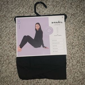 NWT WOMENS MEDIUM LEGGINGS BLACK PANTS HOT TOTTIES  WANDER WARM WINTER